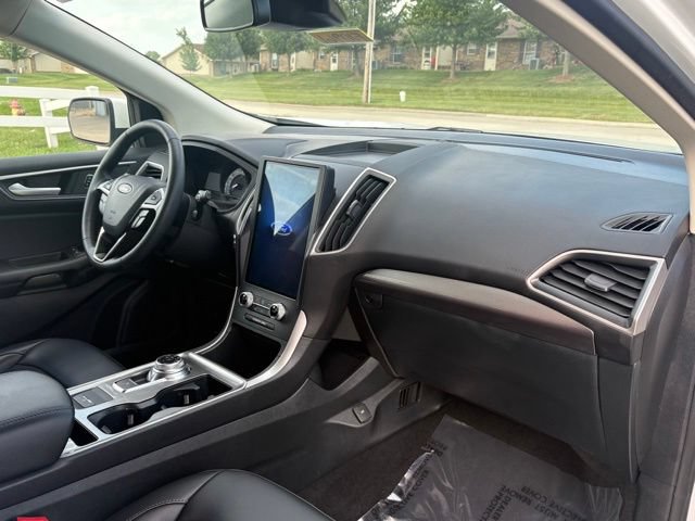 Certified 2024 Ford Edge SEL w/ Convenience Package AWD/4WD image 11