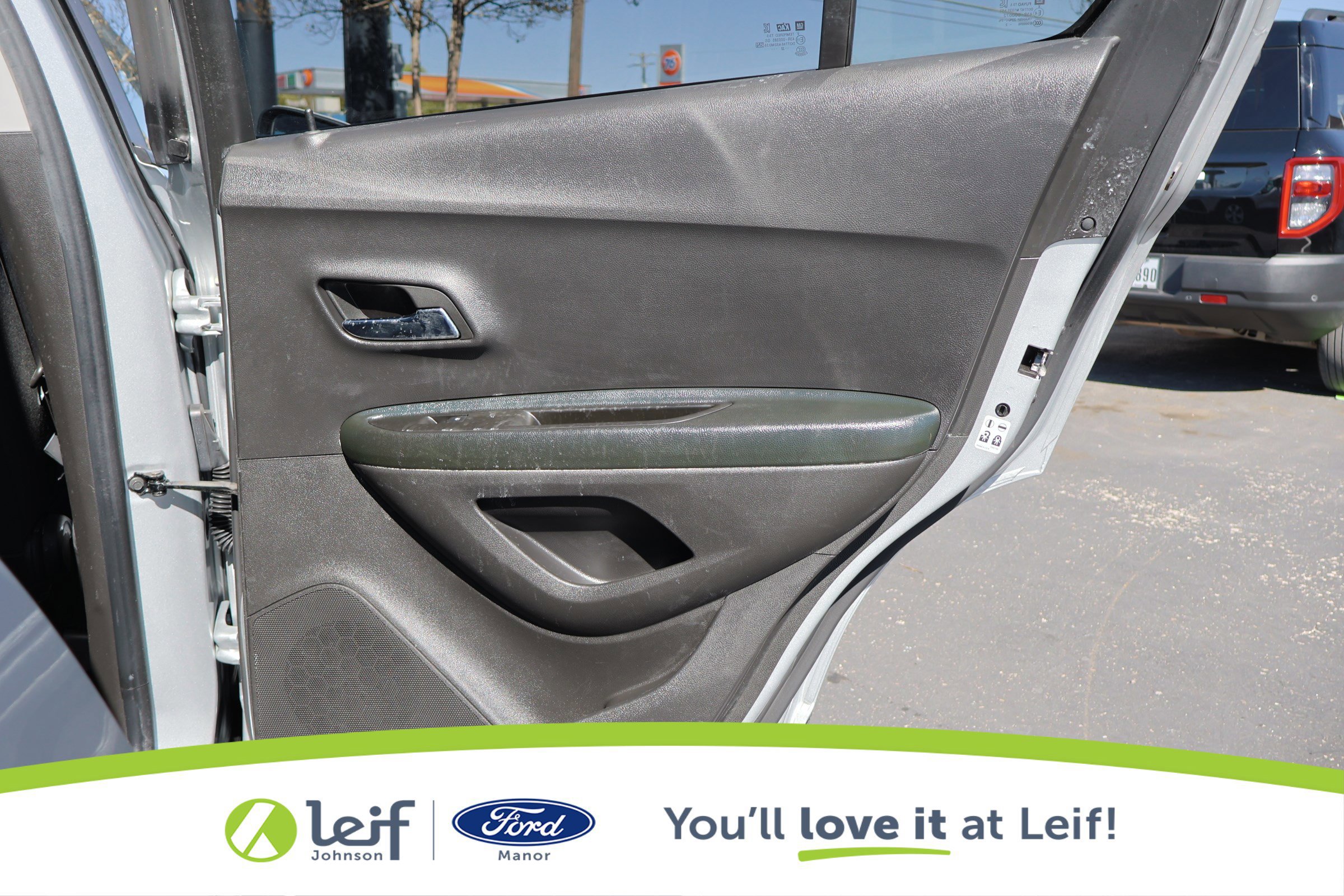 Used 2022 Chevrolet Trax LS w/ Tint and Cruise Package image 27