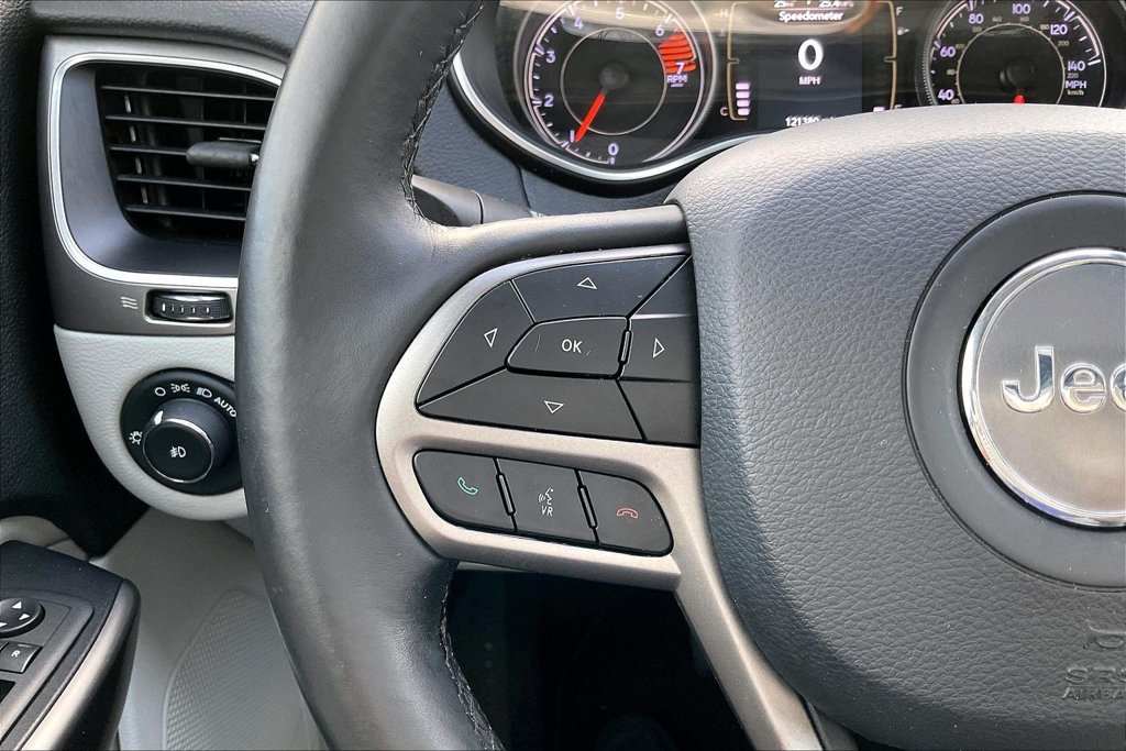 Used 2020 Jeep Cherokee Latitude Plus FWD image 13