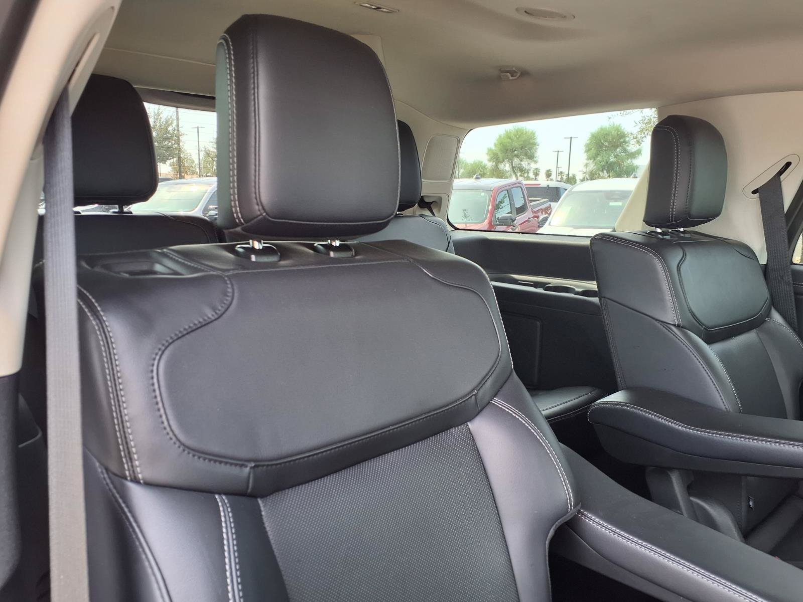 Certified 2025 Ford Expedition Active AWD/4WD image 15