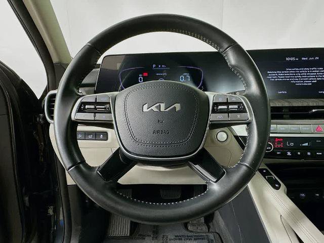 Used 2024 Kia Telluride EX w/ EX Captain's Chair Package FWD image 14