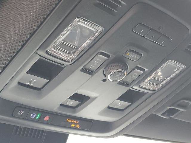 Used 2024 Chevrolet Tahoe Z71 w/ Luxury Package image 20