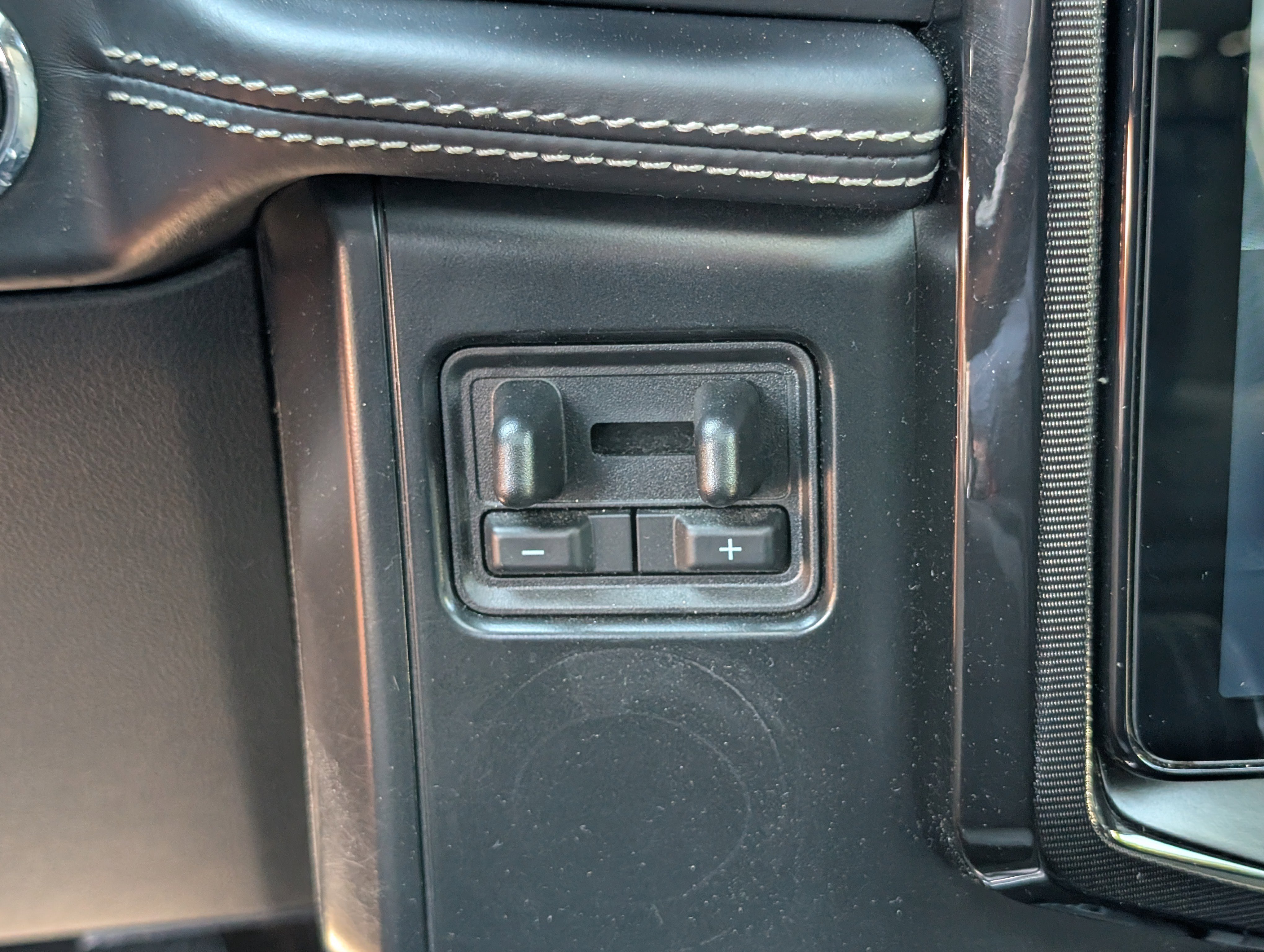 Certified 2022 Ford F150 Lightning Platinum AWD/4WD image 28