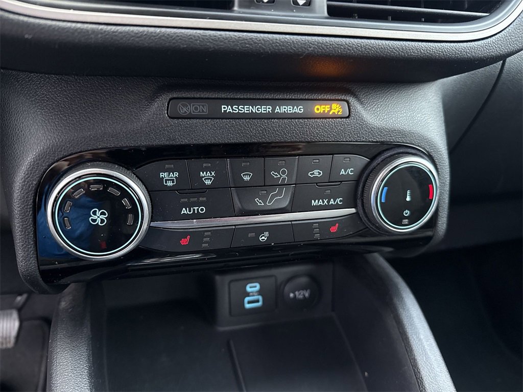 Certified 2022 Ford Escape SE w/ Cold Weather Package image 28