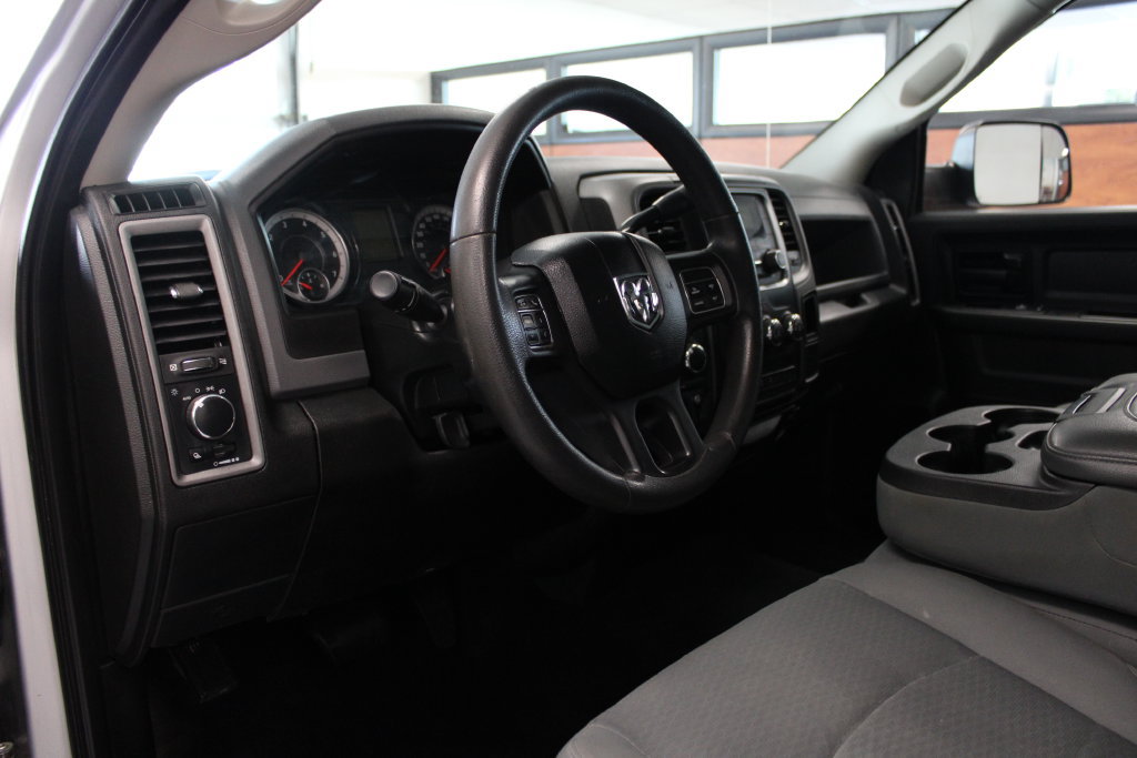 Used 2018 RAM 2500 Tradesman w/ Chrome Appearance Group AWD/4WD image 13