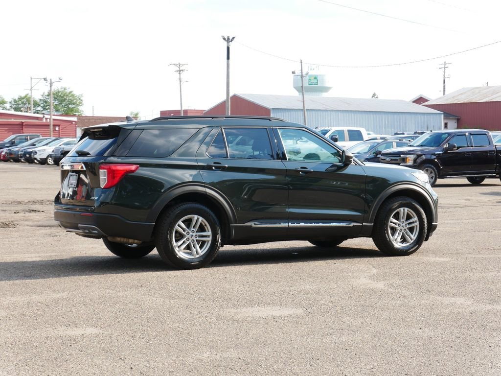 Certified 2023 Ford Explorer XLT w/ Equipment Group 202A AWD/4WD image 3