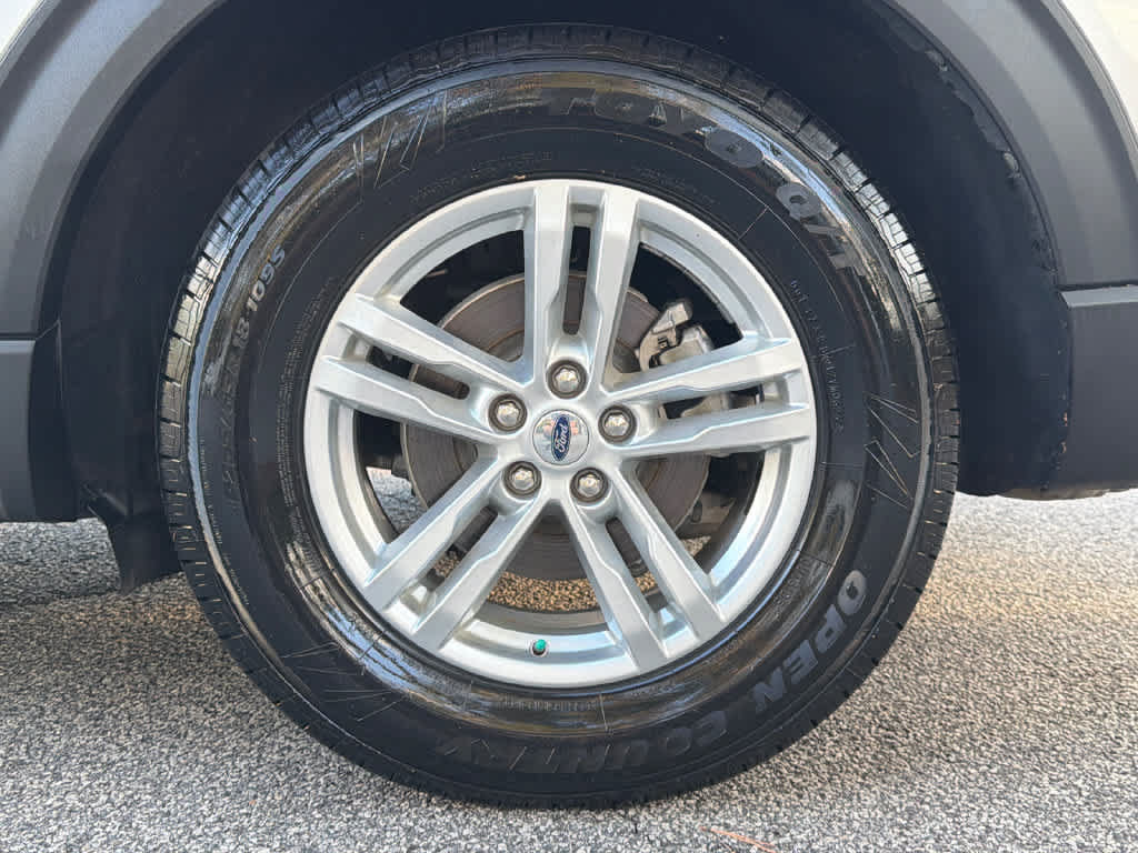 Certified 2023 Ford Explorer XLT RWD image 22