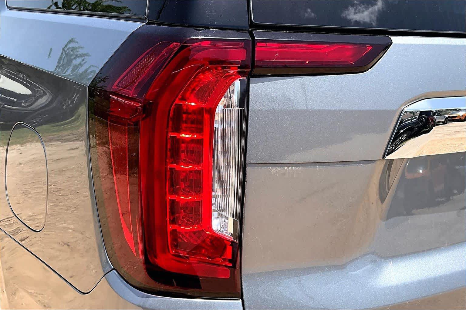 Used 2023 GMC Yukon XL SLT w/ SLT Luxury Package AWD/4WD image 28