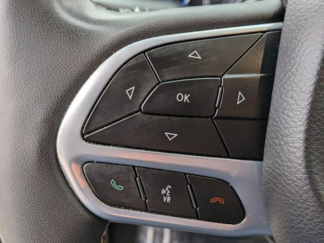 Used 2023 Chrysler Pacifica Touring-L FWD image 15