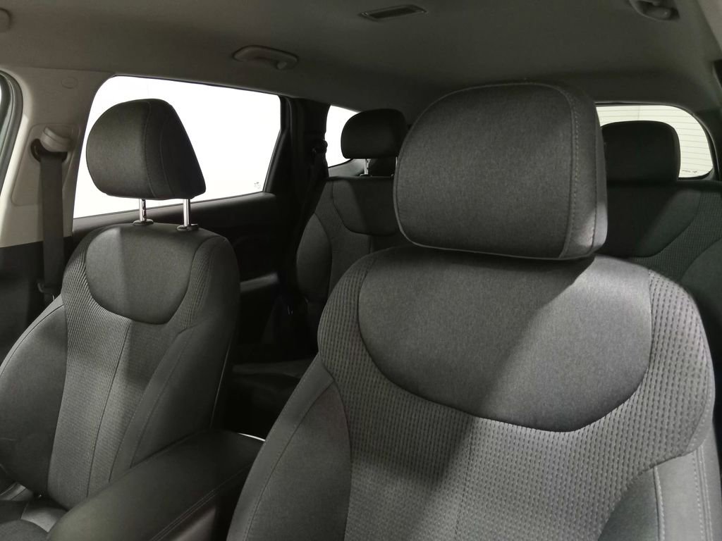 Used 2019 Hyundai Santa Fe SE AWD/4WD image 15
