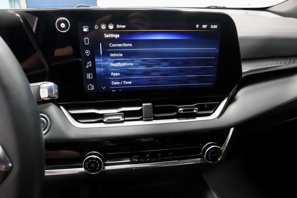 Used 2026 Chevrolet Equinox LT FWD image 33