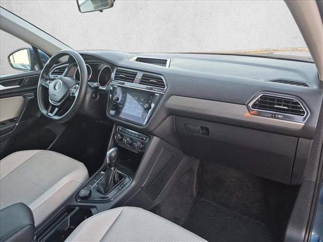 Used 2020 Volkswagen Tiguan SE w/ Panoramic Sunroof Package AWD/4WD image 22