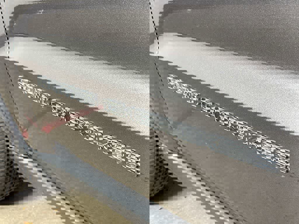 Used 2021 Jeep Grand Cherokee Laredo image 10