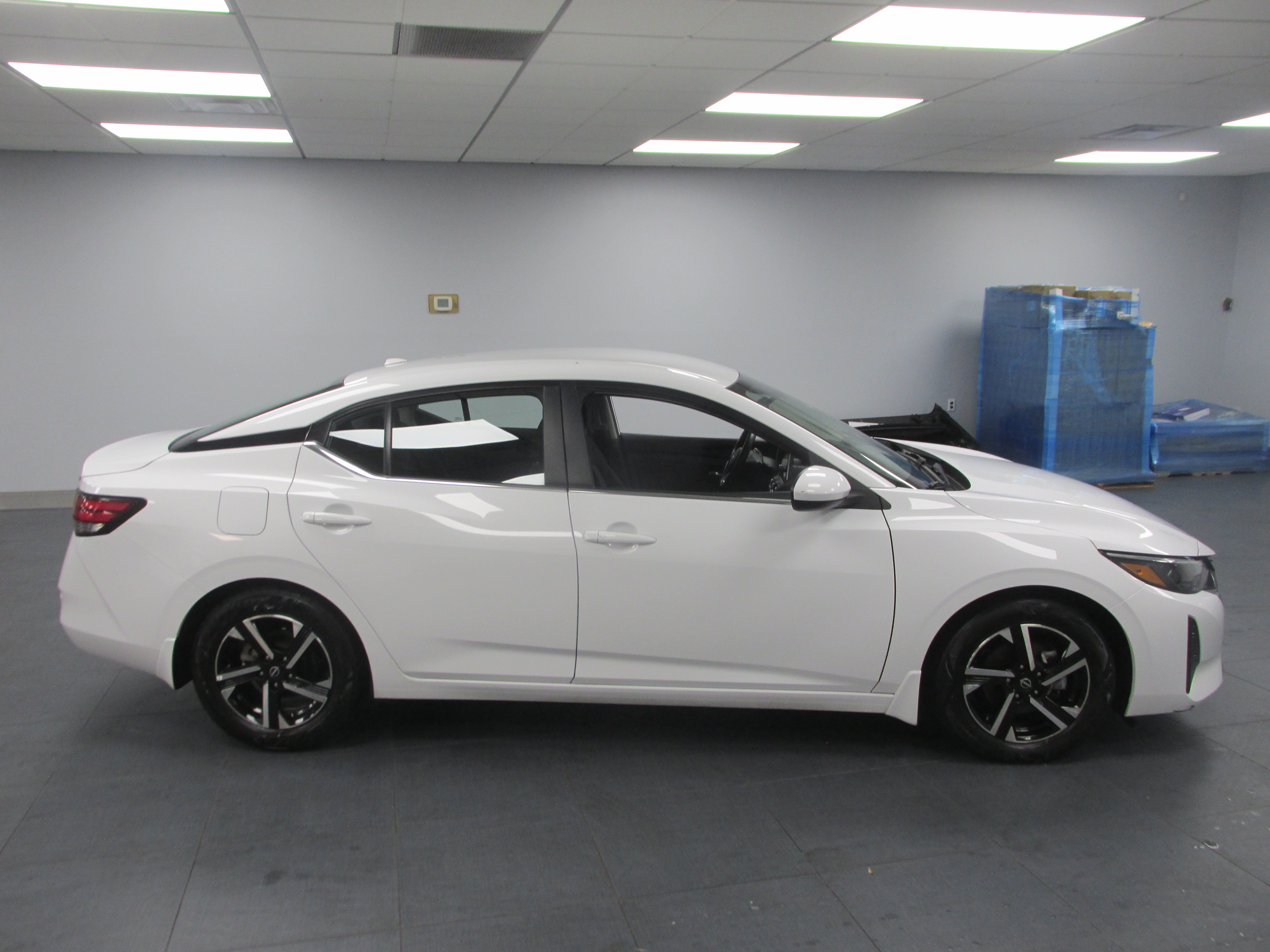 Used 2024 Nissan Sentra SV w/ All-Weather Package FWD image 4