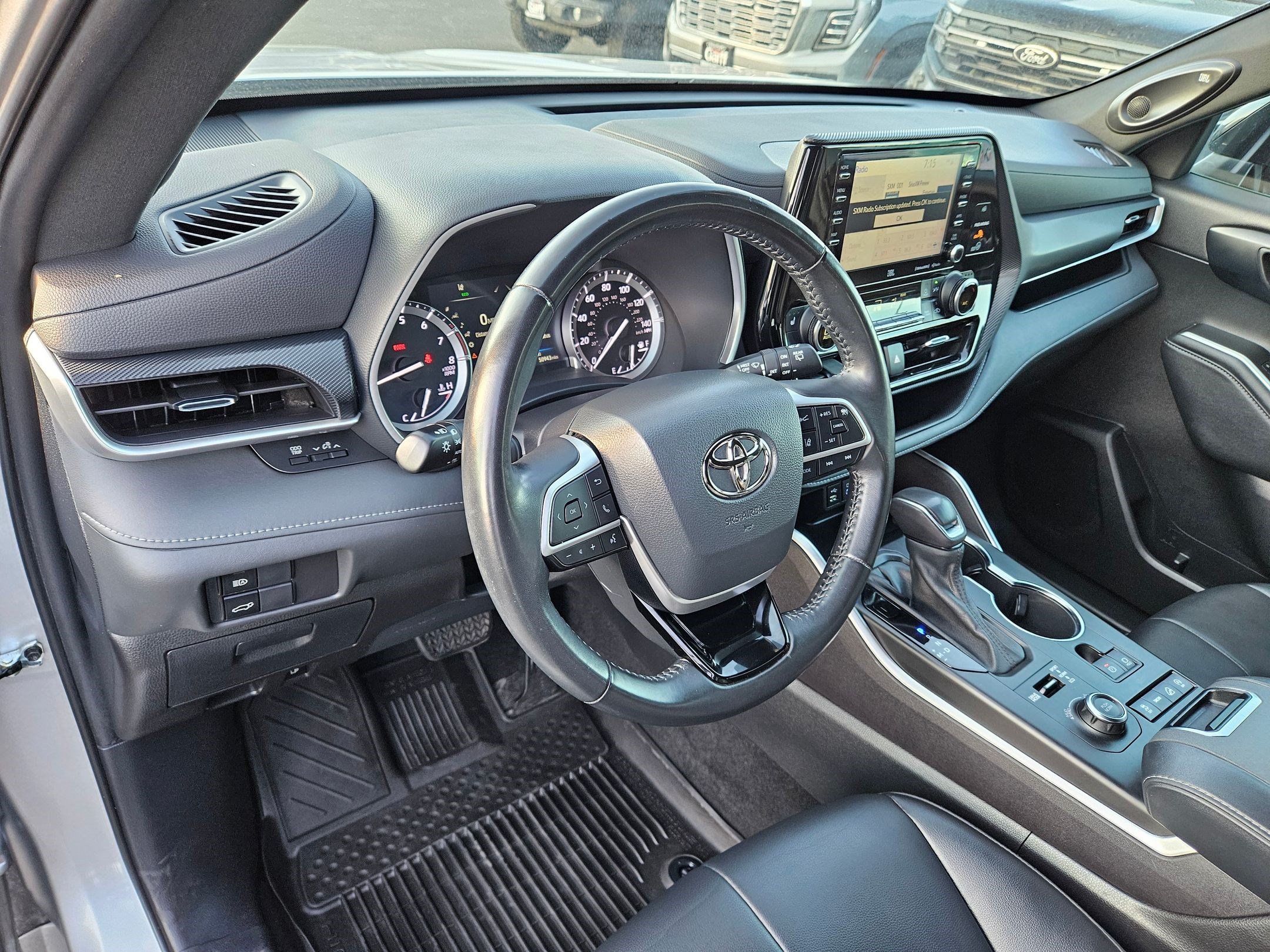 Used 2022 Toyota Highlander XSE AWD/4WD image 17
