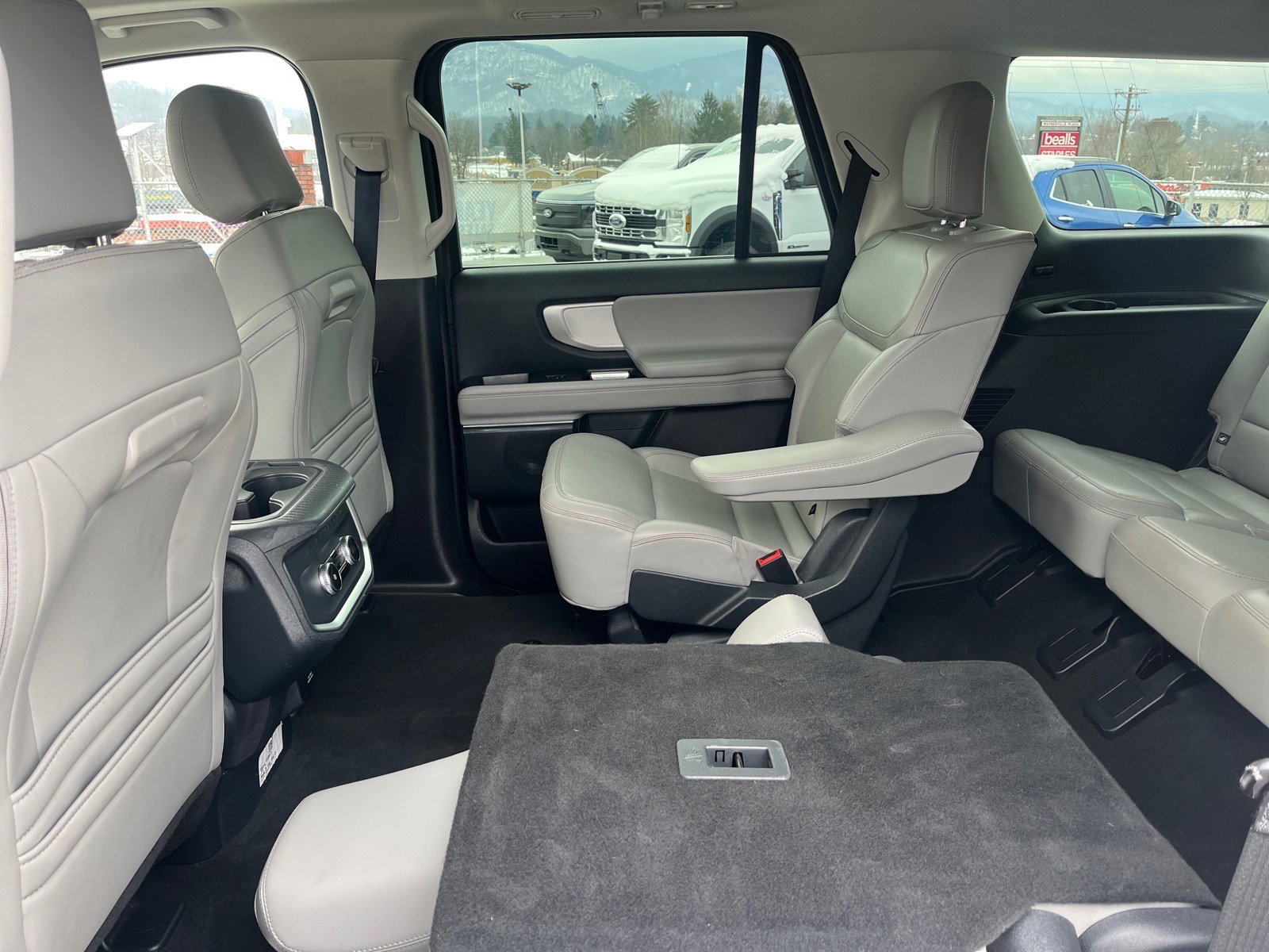 Certified 2025 Ford Expedition Active image 18