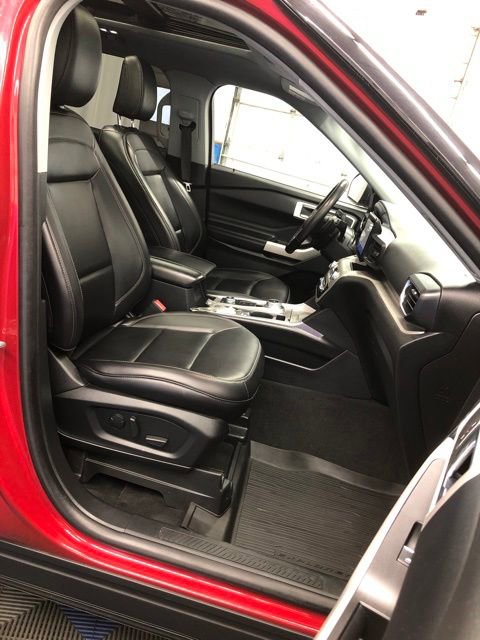 Certified 2021 Ford Explorer XLT w/ Equipment Group 202A image 38