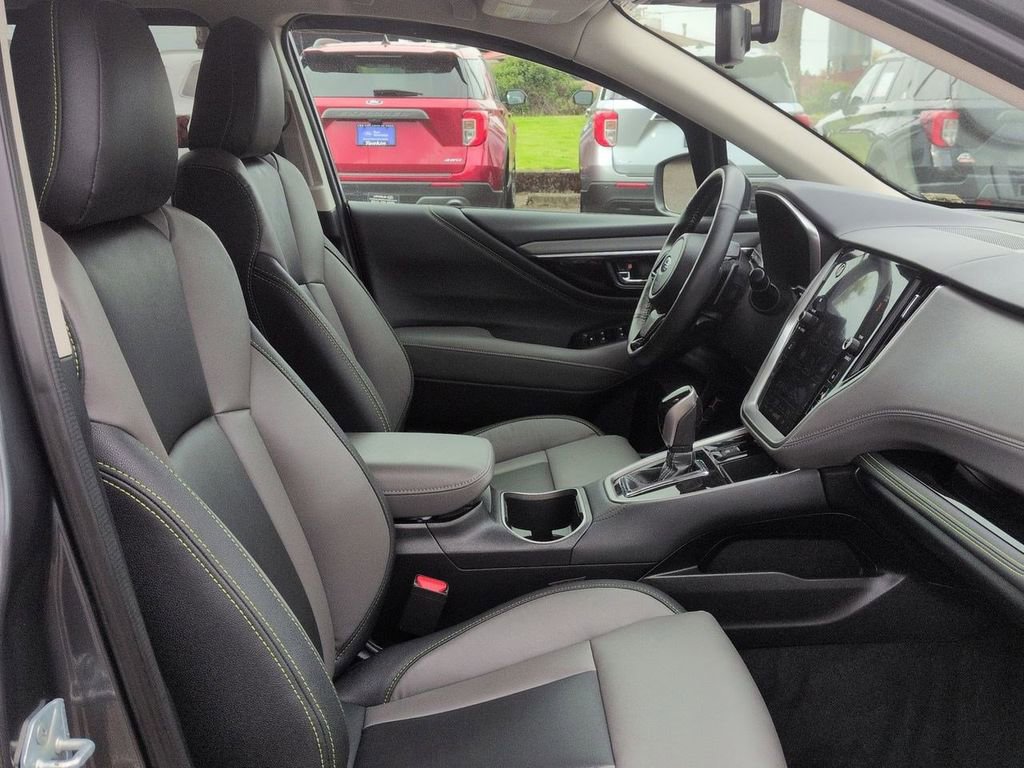 Used 2025 Subaru Outback Onyx Edition AWD/4WD image 30