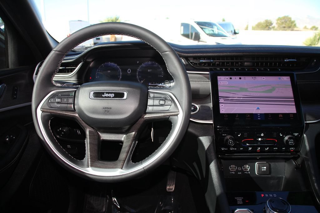 Used 2025 Jeep Grand Cherokee L Limited AWD/4WD image 17