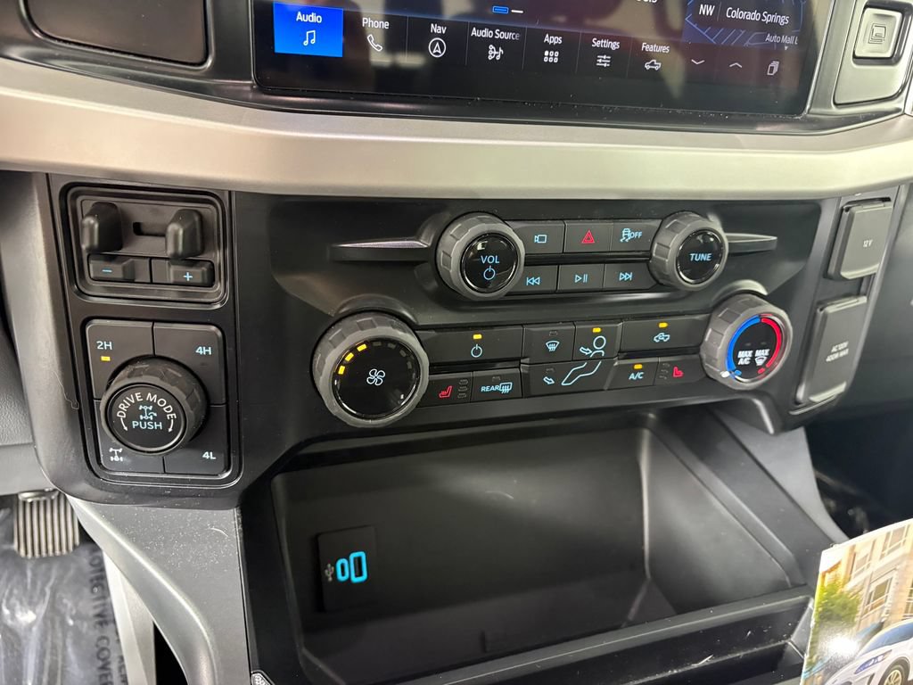 Certified 2025 Ford F250 XLT w/ Black Appearance Package AWD/4WD image 19