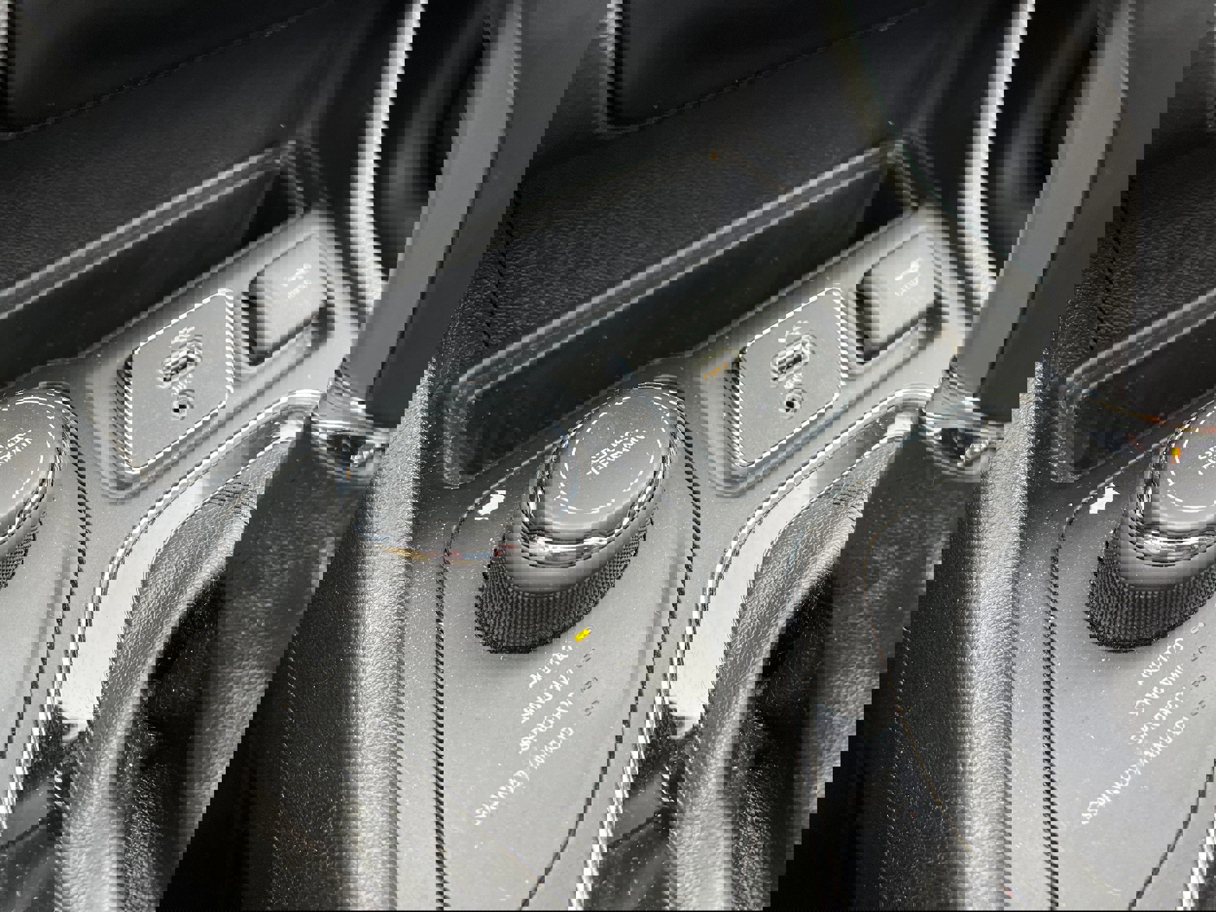 Used 2019 Jeep Cherokee Limited image 19