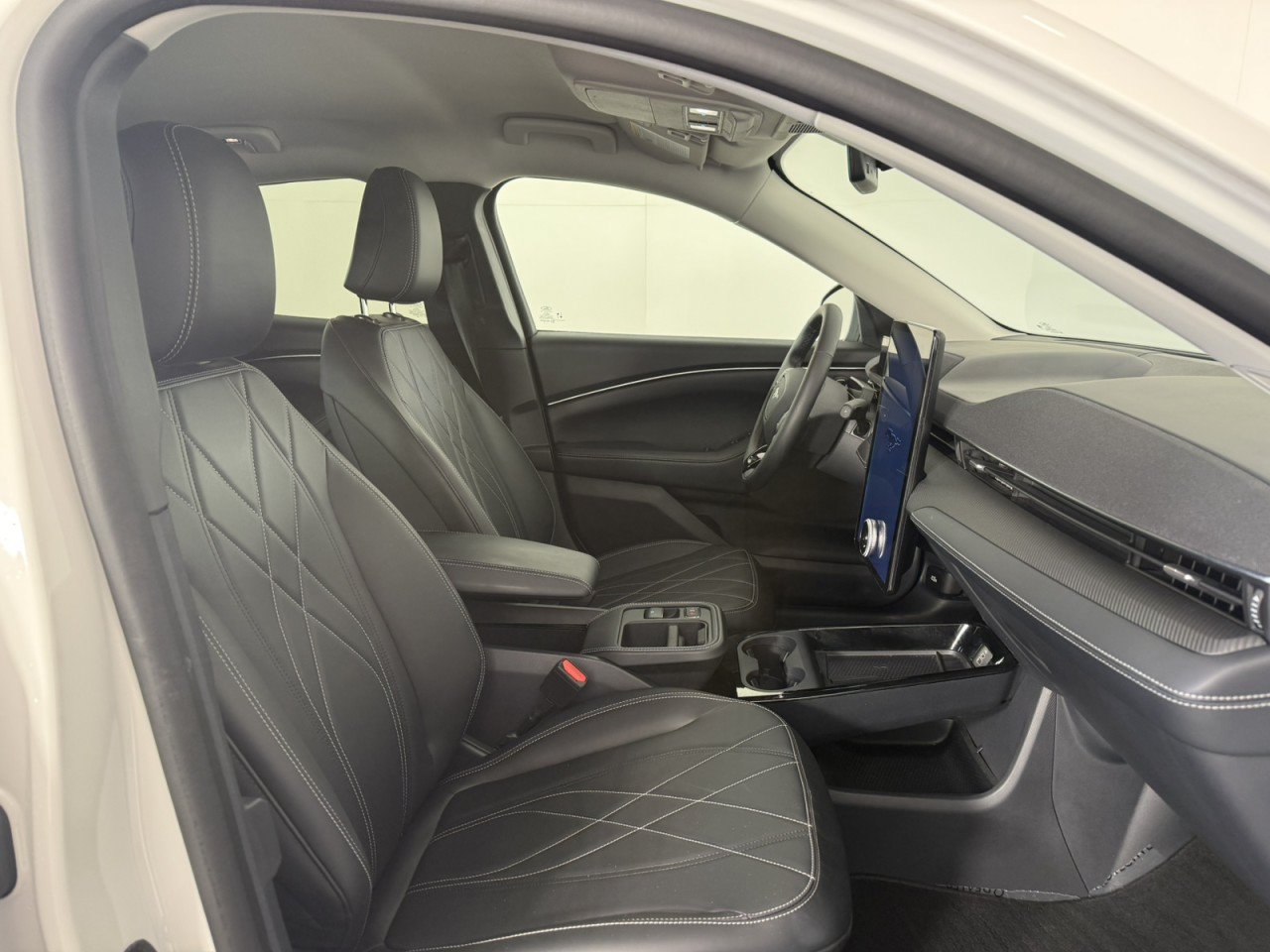 Certified 2025 Ford Mustang Mach-E Select RWD image 9