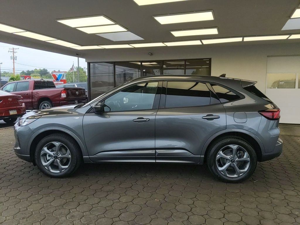Certified 2023 Ford Escape ST-Line Select w/ Tech Pack #1 AWD/4WD image 10