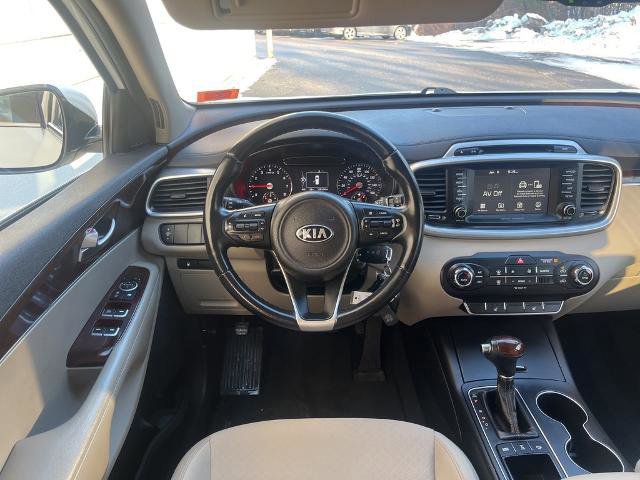 Used 2018 Kia Sorento AWD image 16