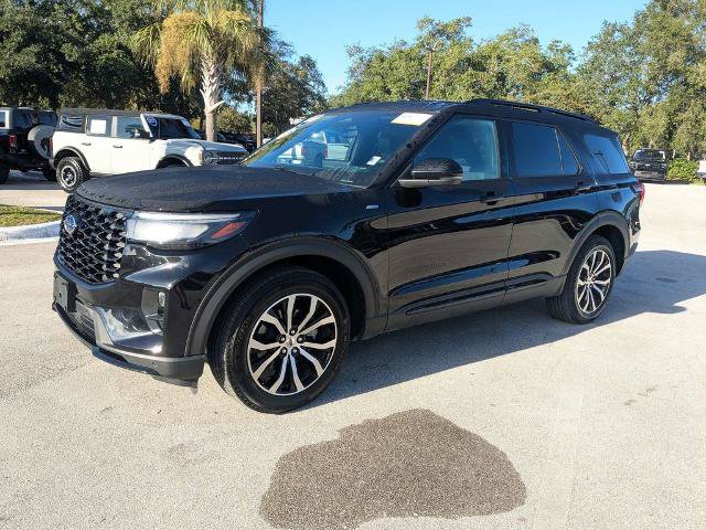 Certified 2025 Ford Explorer ST-Line AWD/4WD image 8