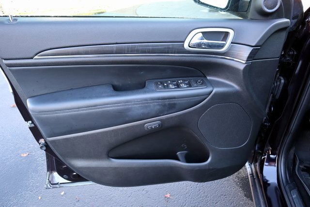 Used 2021 Jeep Grand Cherokee Limited image 29