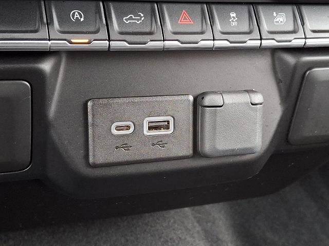 Used 2020 Chevrolet Silverado 1500 LT w/ All-Star Edition image 23