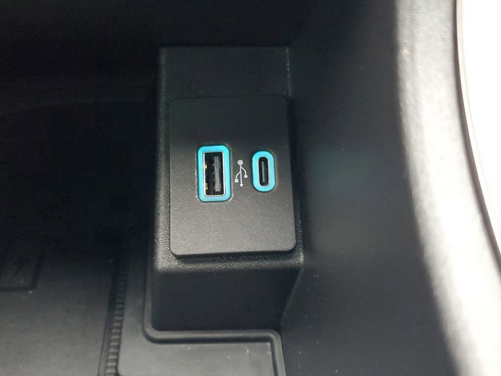 Certified 2023 Ford Edge ST-Line w/ Class II Trailer Tow Package image 29