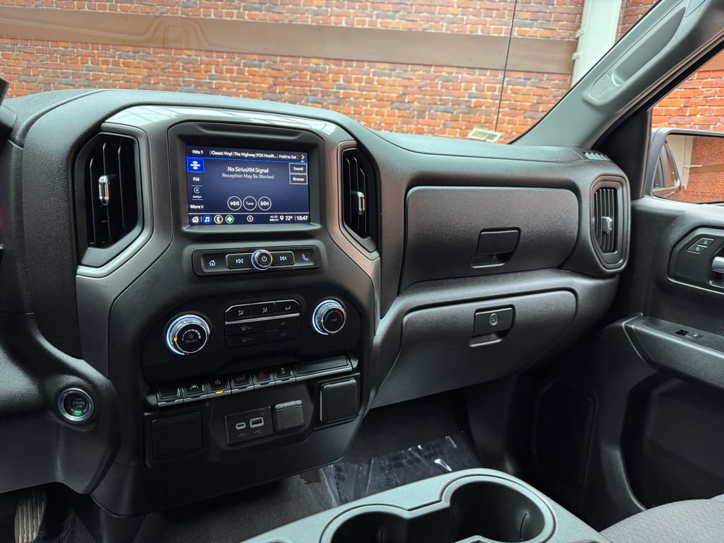 Used 2025 Chevrolet Silverado 1500 Custom w/ Turbomax Blackout Package AWD/4WD image 19