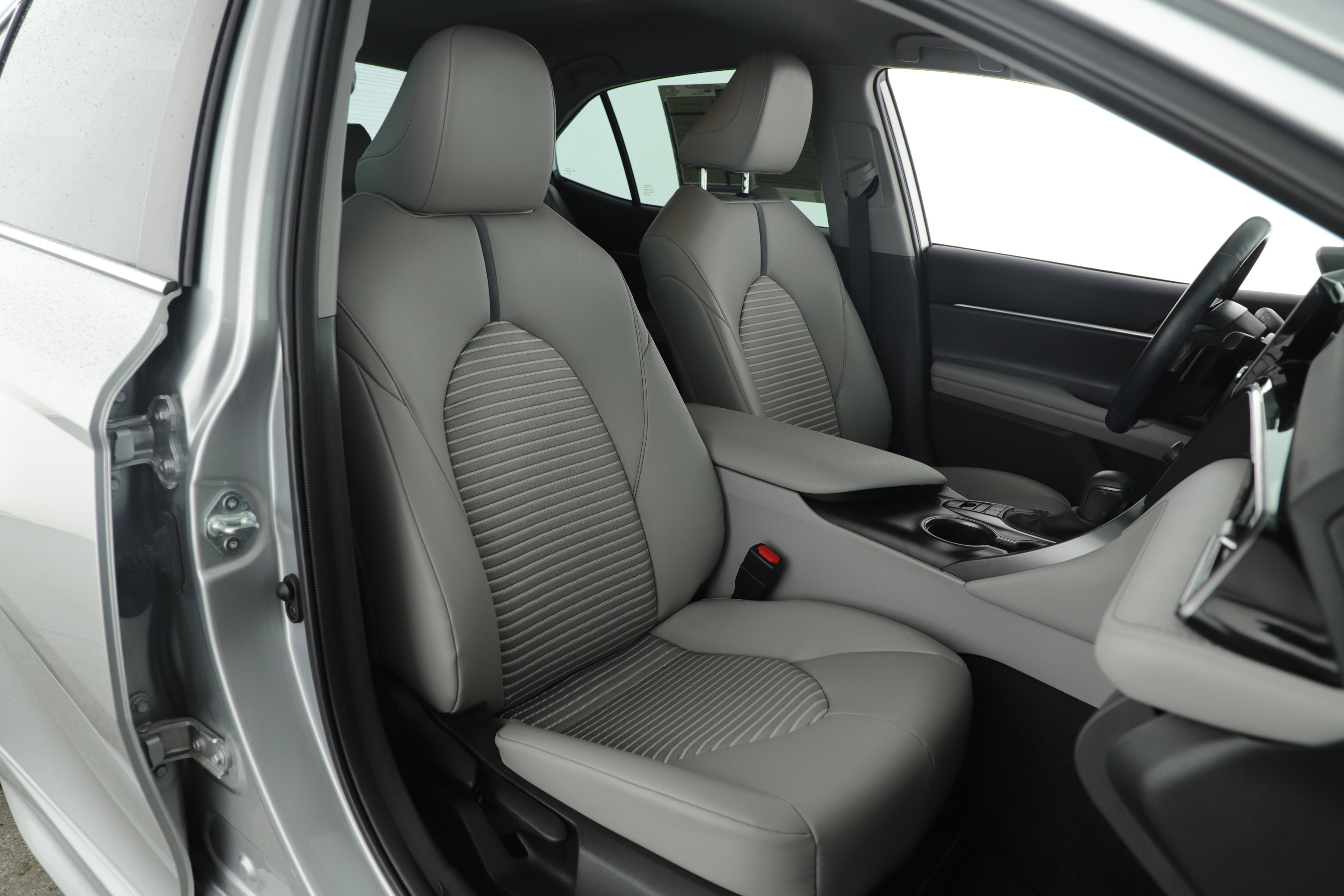 Used 2023 Toyota Camry SE image 13