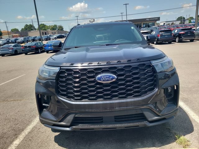 Certified 2025 Ford Explorer ST-Line w/ ST-Line Street Pack AWD/4WD image 2