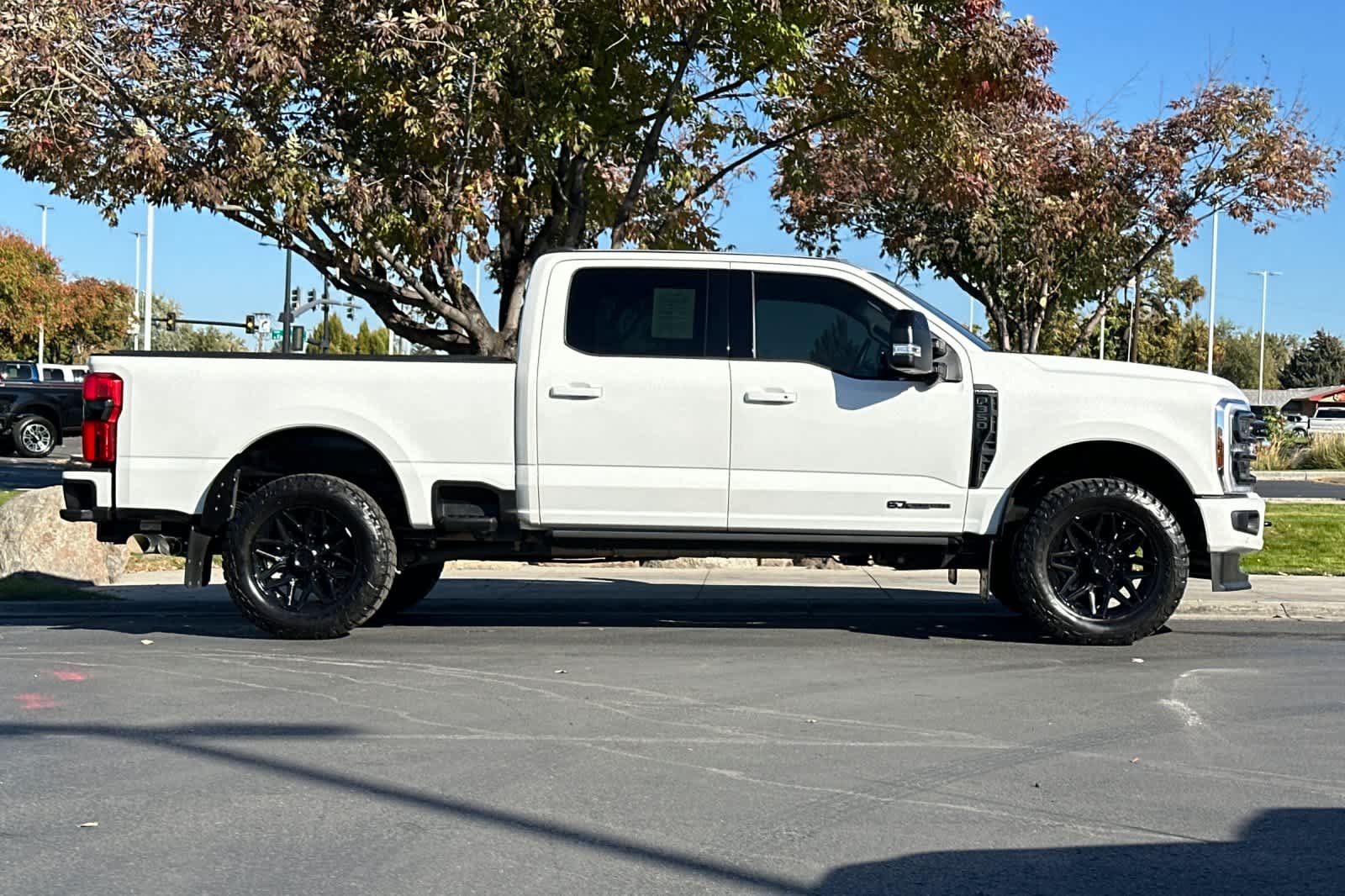 Certified 2026 Ford F350 Platinum w/ FX4 Off-Road Package AWD/4WD image 8