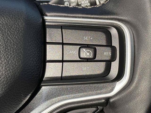 Used 2024 Jeep Wagoneer L 4WD w/ Premium Group I image 24