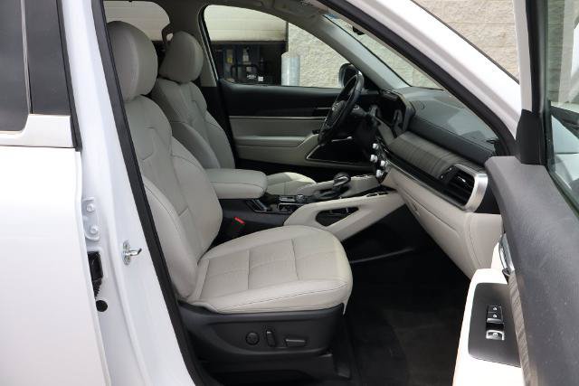 Used 2023 Kia Telluride EX w/ EX Captain's Chair Package AWD/4WD image 35