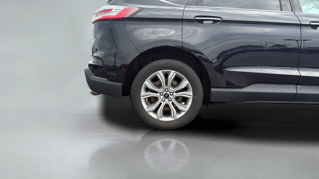 Certified 2024 Ford Edge Titanium AWD/4WD image 32