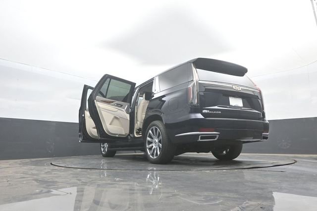 Used 2023 Cadillac Escalade Premium Luxury Platinum w/ Heavy-Duty Trailer Package AWD/4WD image 45