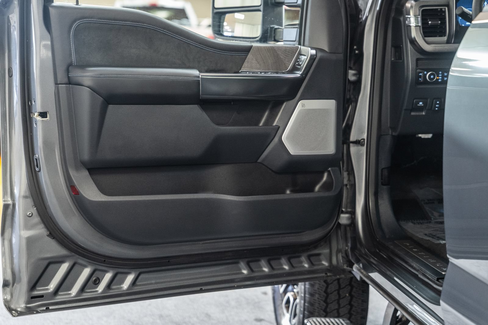 Certified 2025 Ford F250 Platinum AWD/4WD image 51