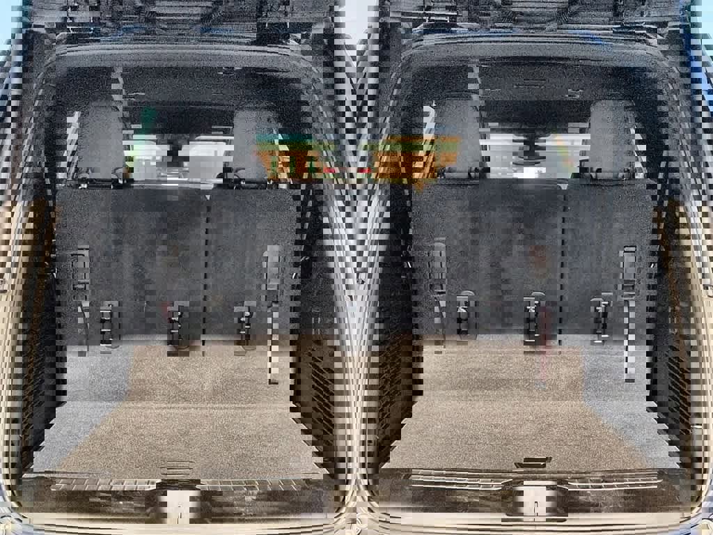 Used 2022 Chevrolet Suburban RST image 34