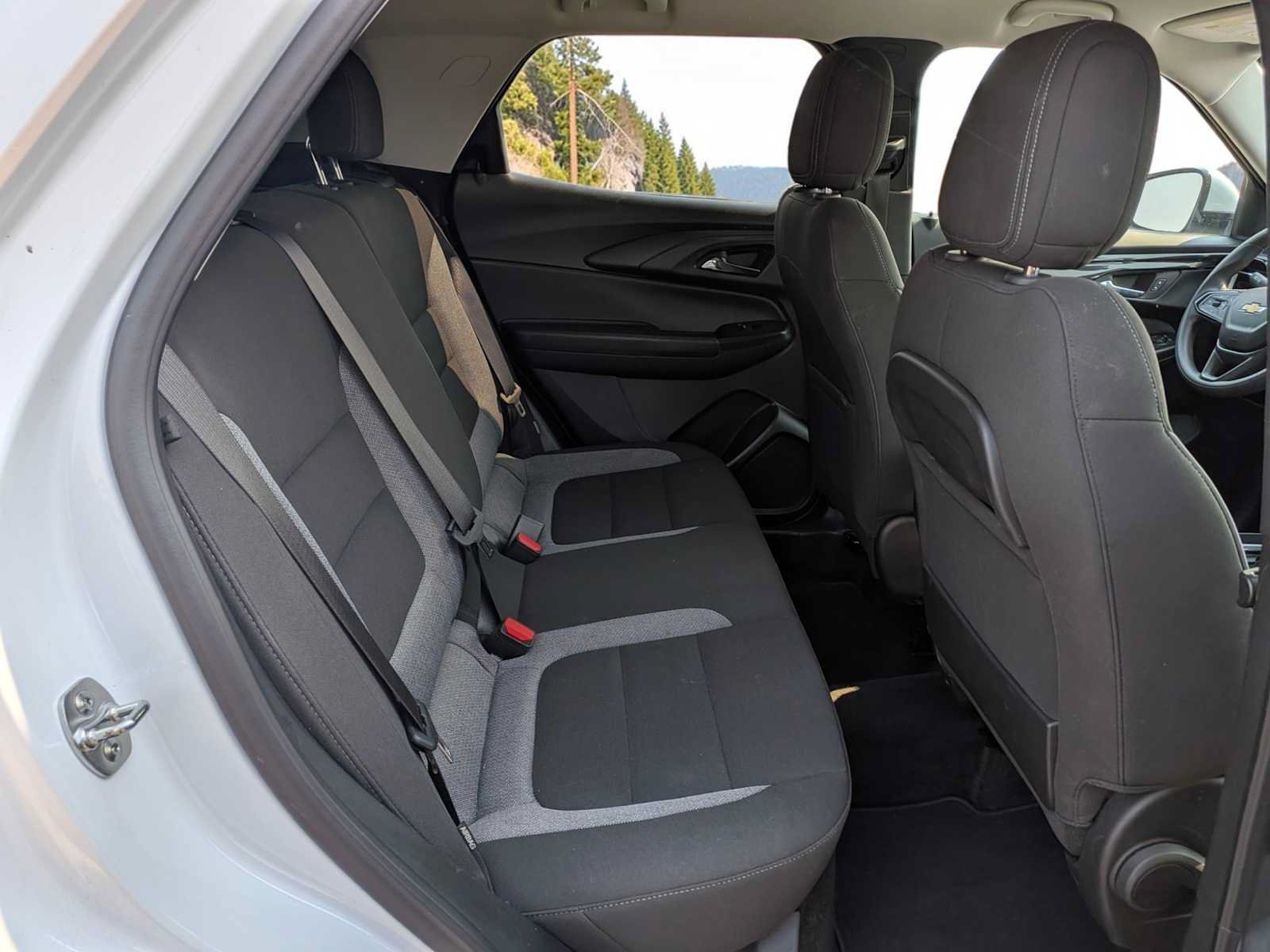 Used 2025 Chevrolet TrailBlazer LT AWD/4WD image 18