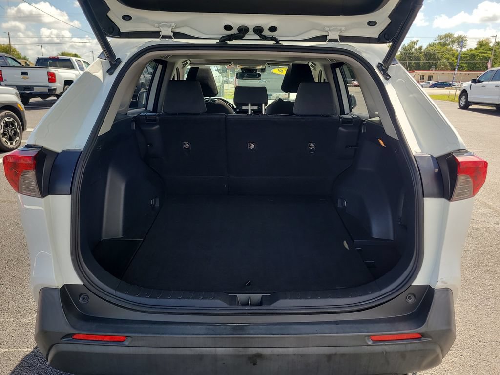 Used 2019 Toyota RAV4 XLE w/ Convenience Package AWD/4WD image 7
