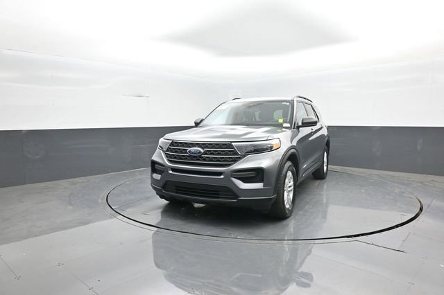 Certified 2022 Ford Explorer XLT w/ Class IV Trailer Tow Package AWD/4WD image 3
