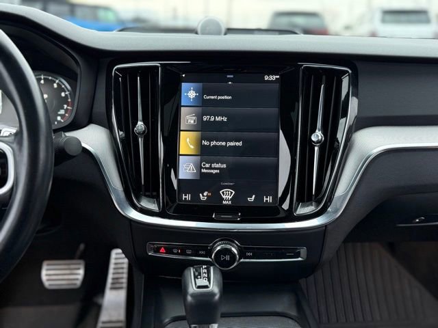 Used 2019 Volvo S60 T5 R-Design image 32