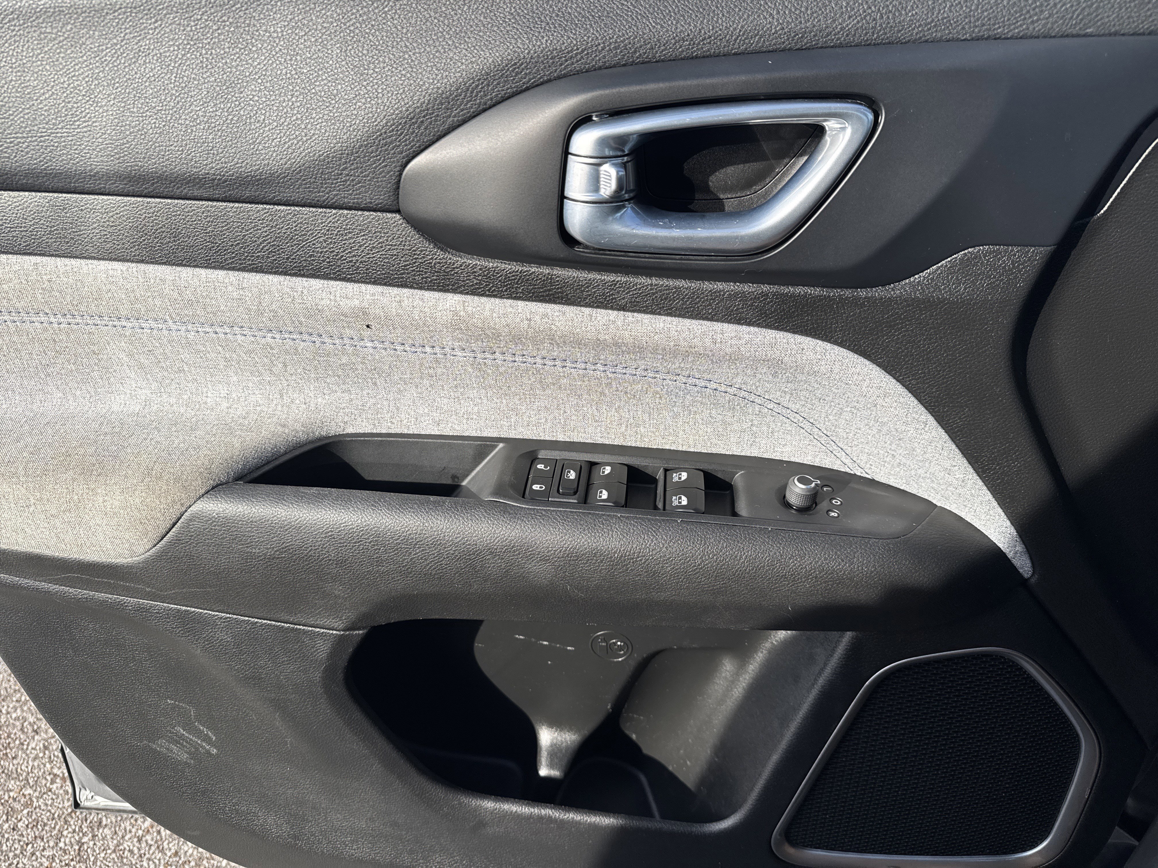 Used 2024 Jeep Compass Latitude image 14