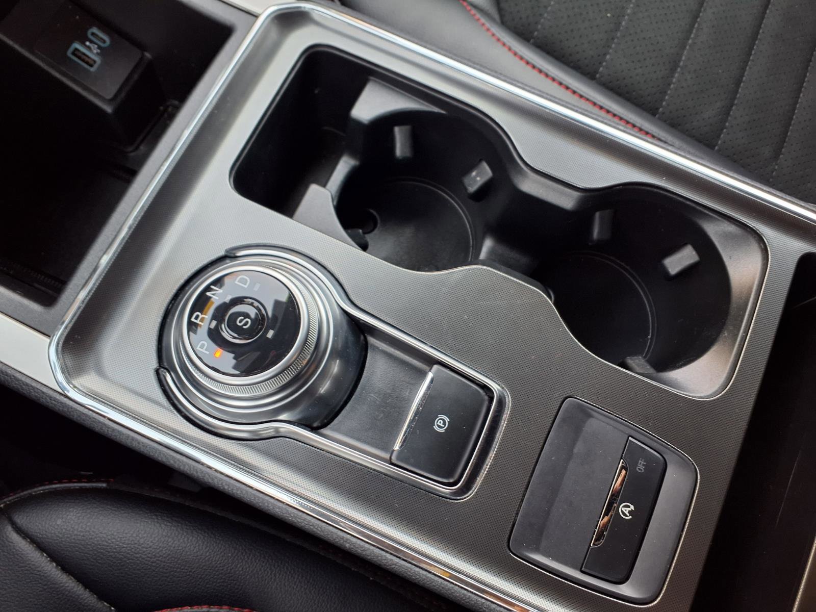 Certified 2022 Ford Edge ST-Line w/ Cargo Accessory Package image 25