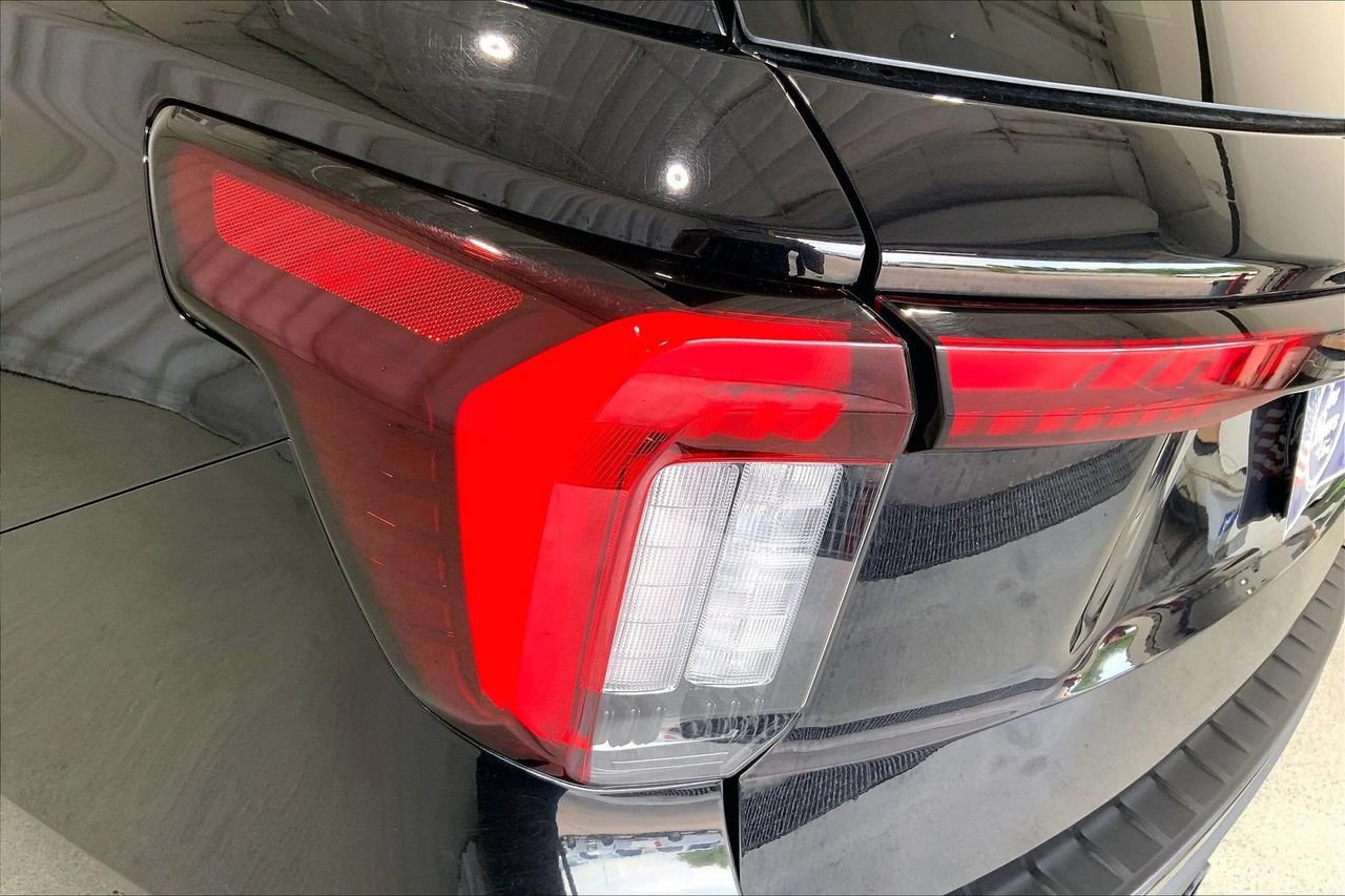 Certified 2025 Ford Explorer ST-Line AWD/4WD image 29