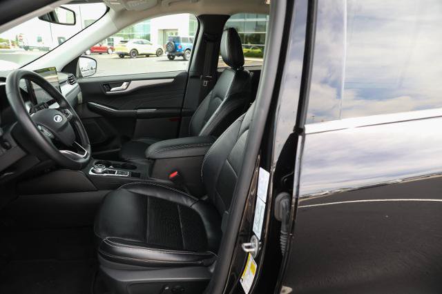 Certified 2024 Ford Escape Platinum AWD/4WD image 16